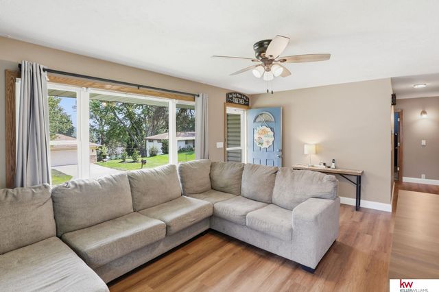222 Pickardy Lane, Council Bluffs, IA 51503