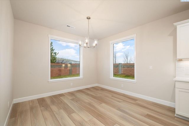 6958 W 31st Ave., Kennewick, WA 99338