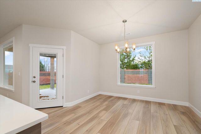 6958 W 31st Ave., Kennewick, WA 99338