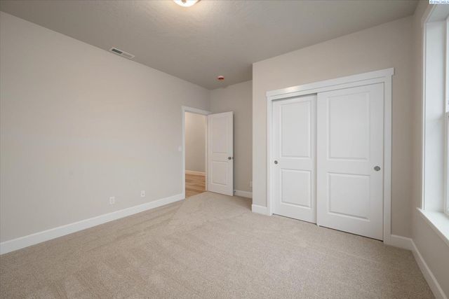 6958 W 31st Ave., Kennewick, WA 99338