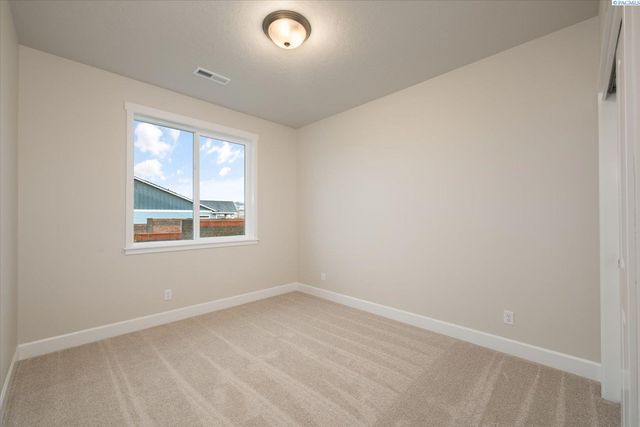 6958 W 31st Ave., Kennewick, WA 99338