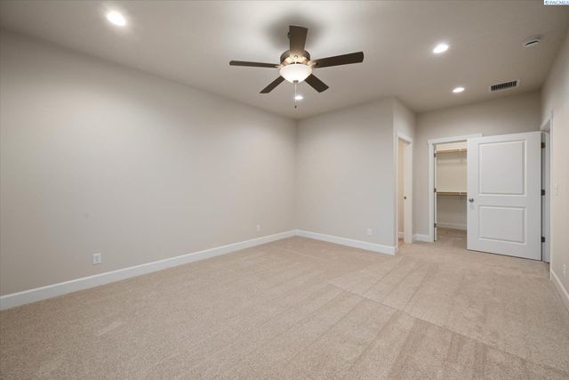 6958 W 31st Ave., Kennewick, WA 99338