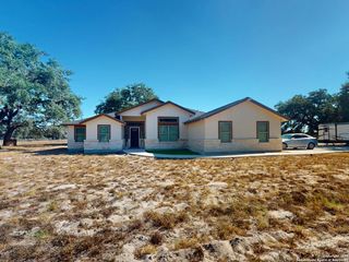 3992 Fm 1784, Pleasanton, TX 78064
