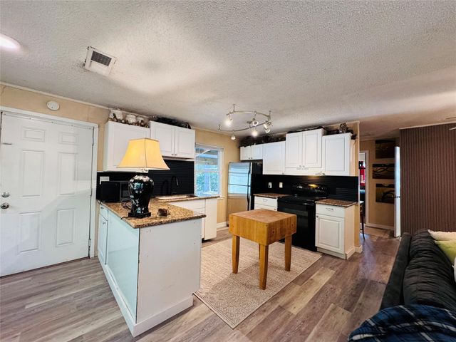 140 Sharon Lane, Livingston, TX 77351