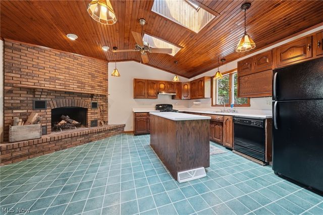 614 Whitney Road, Conneaut, OH 44030