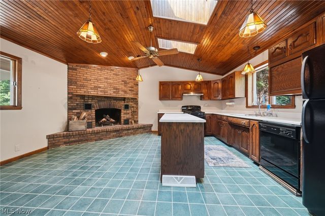 614 Whitney Road, Conneaut, OH 44030