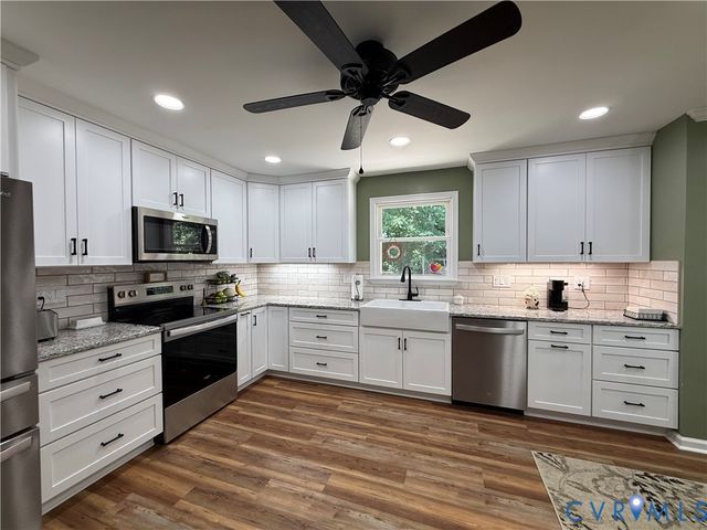 932 Germar Ct, Colonial Heights, VA 23834