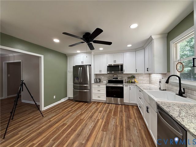 932 Germar Ct, Colonial Heights, VA 23834