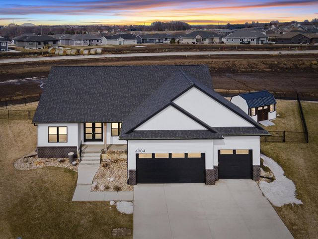 4904 Cohen Court, Cedar Falls, IA 50613