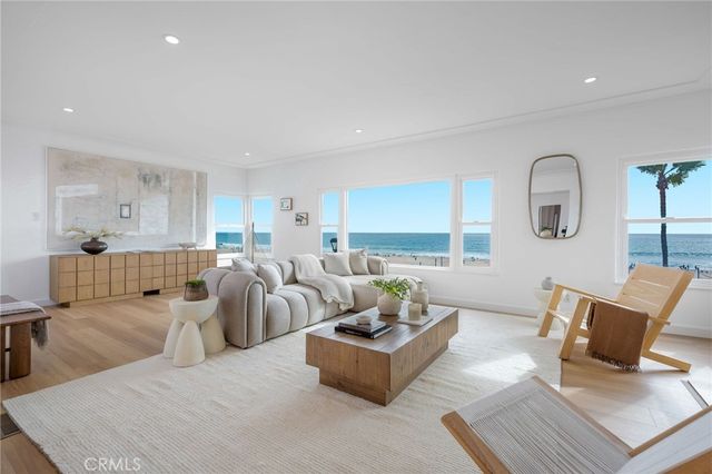 1016 The Strand, Manhattan Beach, CA 90266
