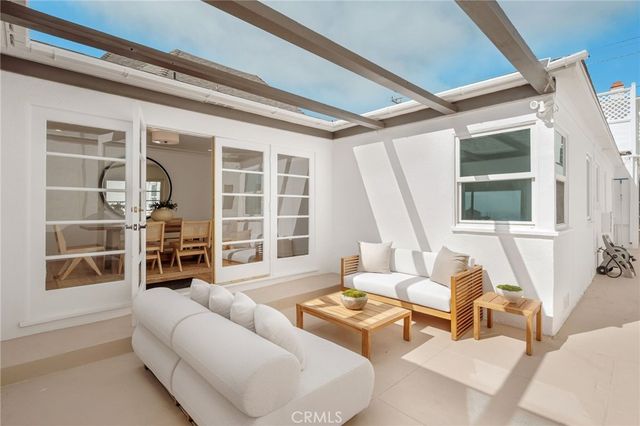1016 The Strand, Manhattan Beach, CA 90266