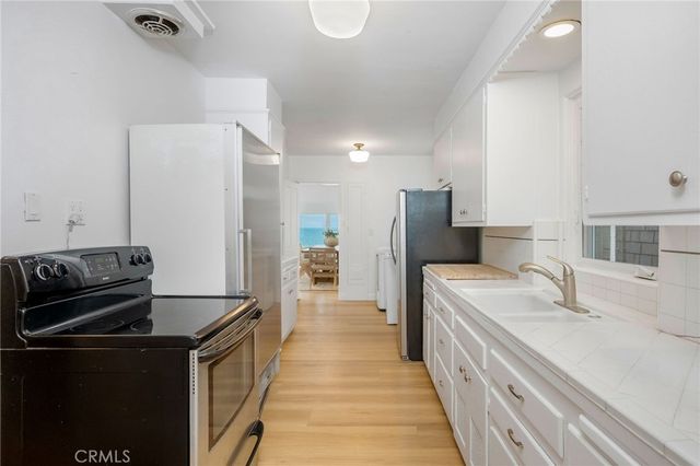 1016 The Strand, Manhattan Beach, CA 90266