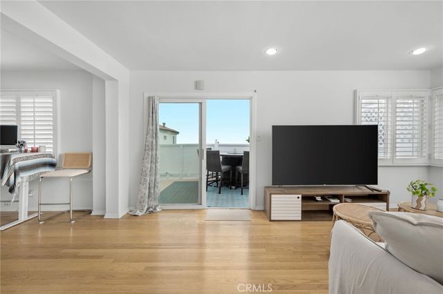 1016 The Strand, Manhattan Beach, CA 90266