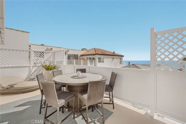 1016 The Strand, Manhattan Beach, CA 90266