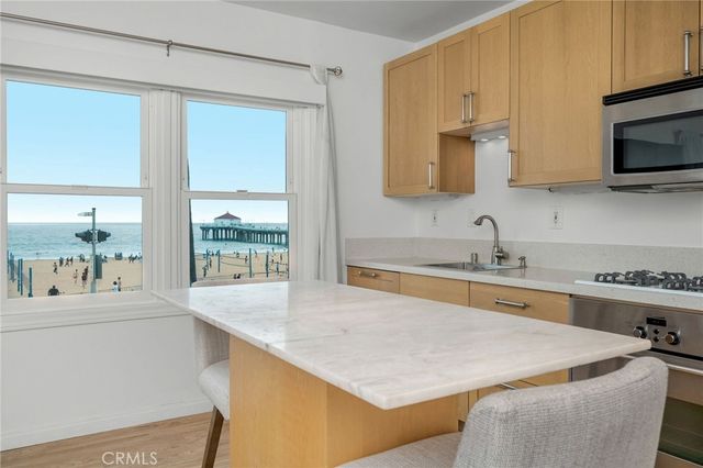 1016 The Strand, Manhattan Beach, CA 90266