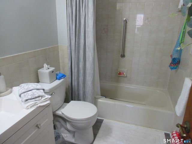 75 Wheeler Avenue 205, Bridgeport, CT 06606
