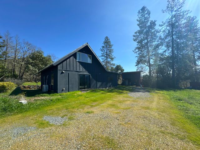 541 Board Shanty Road, Grants Pass, OR 97527