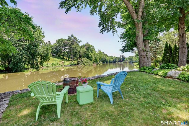 8 Apple Blossom Lane, Danbury, CT 06811