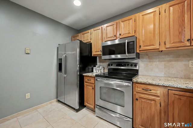 8 Apple Blossom Lane, Danbury, CT 06811
