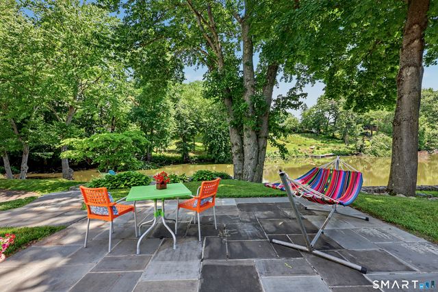 8 Apple Blossom Lane, Danbury, CT 06811