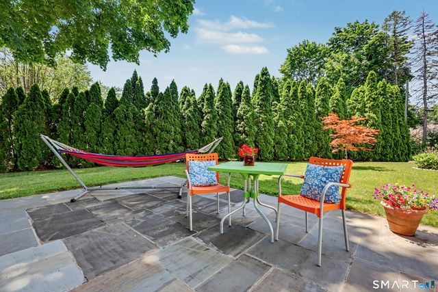 8 Apple Blossom Lane, Danbury, CT 06811