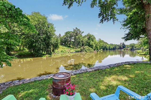 8 Apple Blossom Lane, Danbury, CT 06811