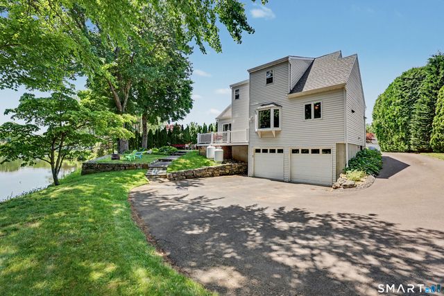 8 Apple Blossom Lane, Danbury, CT 06811