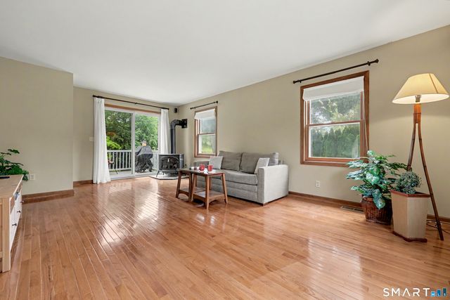 8 Apple Blossom Lane, Danbury, CT 06811