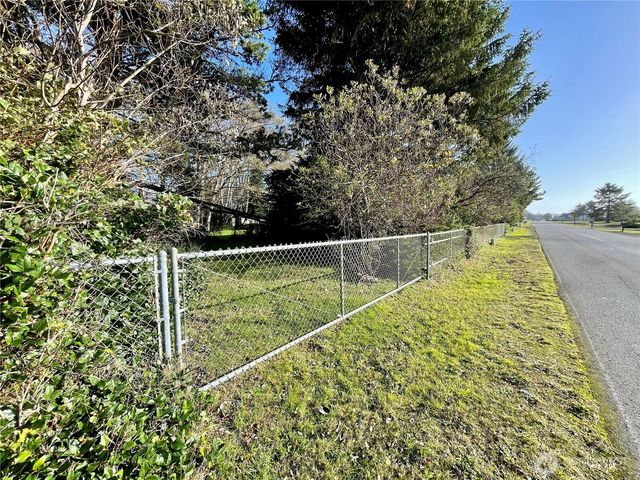 548 E Chance Ala Mer NE, Ocean Shores, WA 98569