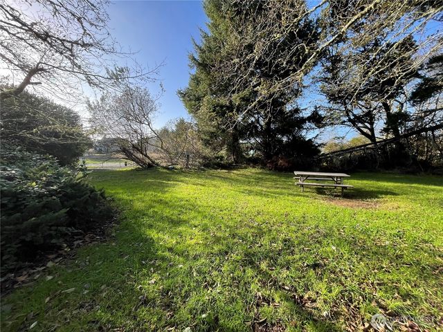 548 E Chance Ala Mer NE, Ocean Shores, WA 98569