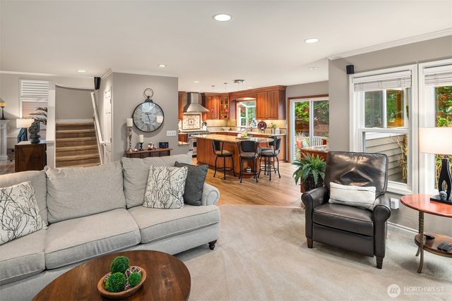 23970 SE 40th Place, Sammamish, WA 98029