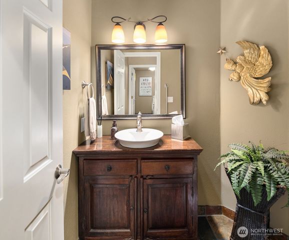 23970 SE 40th Place, Sammamish, WA 98029