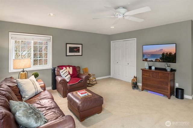 23970 SE 40th Place, Sammamish, WA 98029