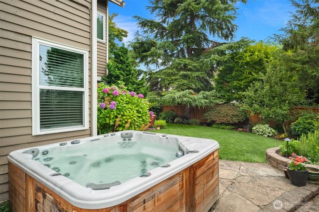 23970 SE 40th Place, Sammamish, WA 98029