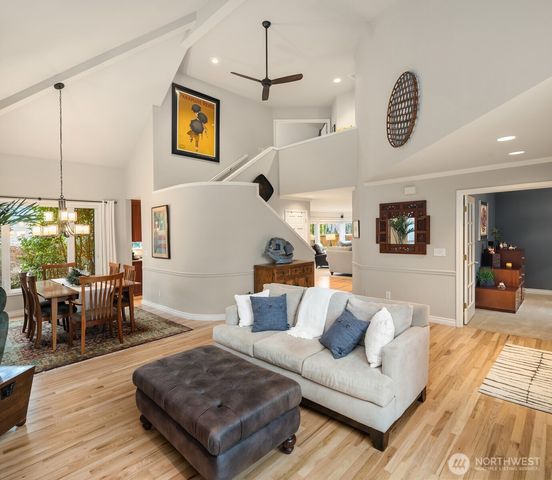 23970 SE 40th Place, Sammamish, WA 98029