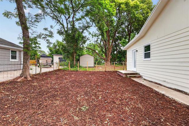 5537 LAKE STREET, Mount Dora, FL 32757
