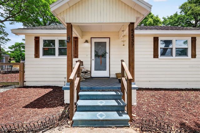 5537 LAKE STREET, Mount Dora, FL 32757