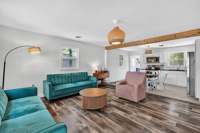 5537 LAKE STREET, Mount Dora, FL 32757