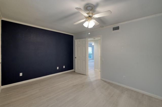 1860 White Oak Drive 207, Houston, TX 77009