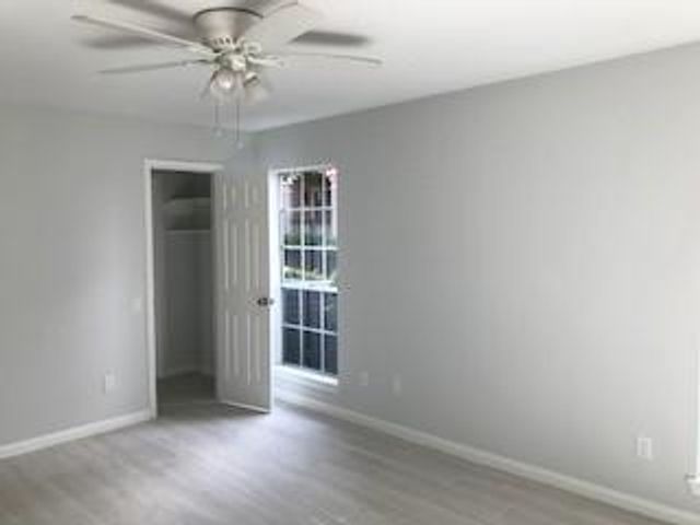 1860 White Oak Drive 207, Houston, TX 77009