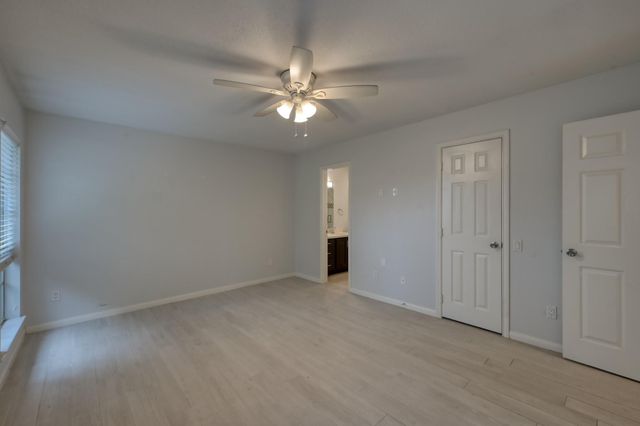 1860 White Oak Drive 207, Houston, TX 77009