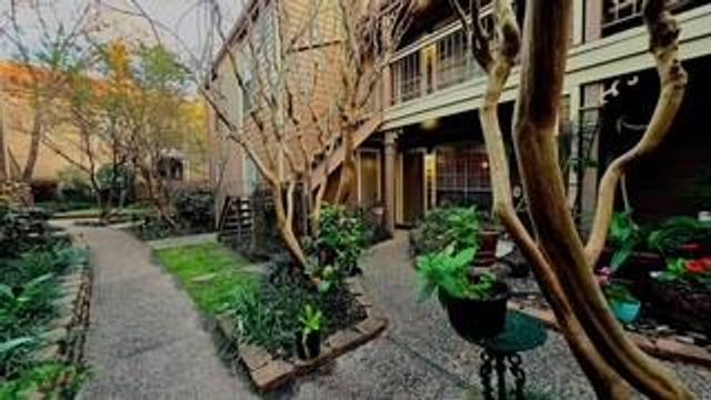 1860 White Oak Drive 207, Houston, TX 77009