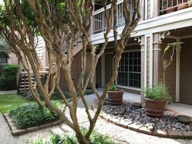 1860 White Oak Drive 207, Houston, TX 77009