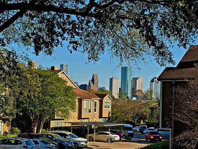 1860 White Oak Drive 207, Houston, TX 77009