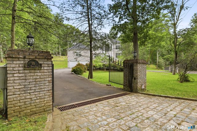 18 West Haviland Lane, Stamford, CT 06903