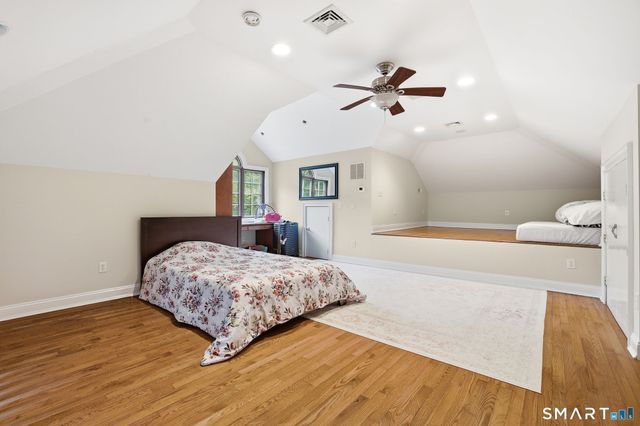 18 West Haviland Lane, Stamford, CT 06903