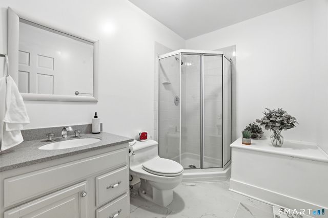 18 West Haviland Lane, Stamford, CT 06903