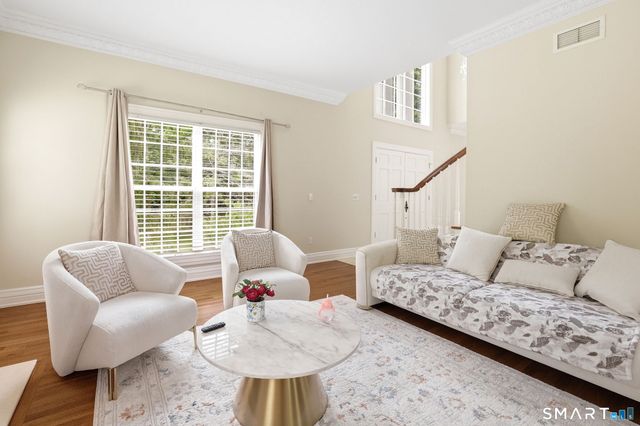 18 West Haviland Lane, Stamford, CT 06903