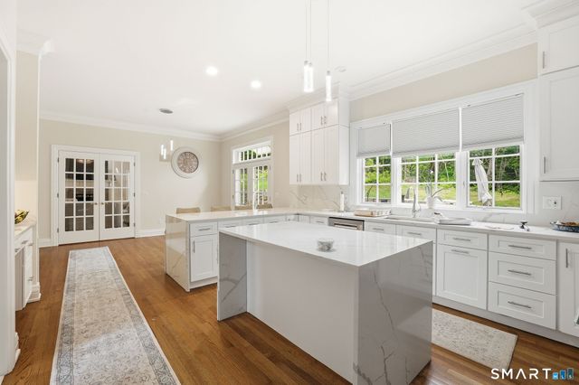 18 West Haviland Lane, Stamford, CT 06903
