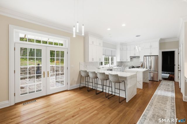 18 West Haviland Lane, Stamford, CT 06903